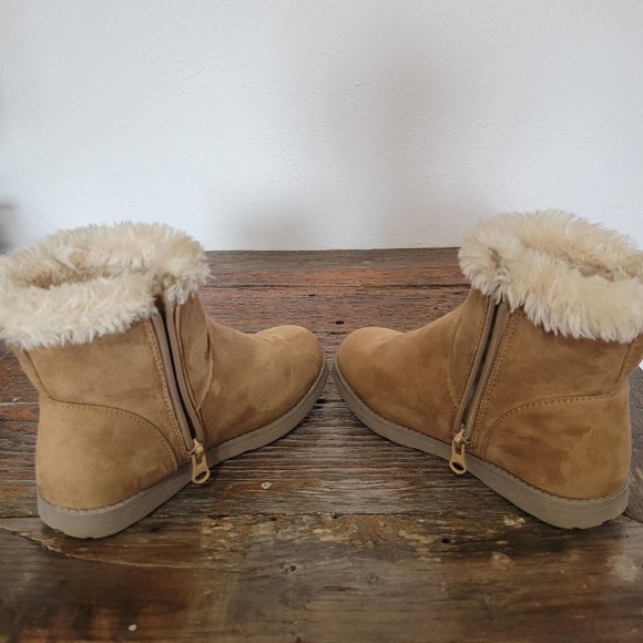 Cat & Jack Tan Faux Suede Faux Fur Ankle Booties - Picture 7 of 10